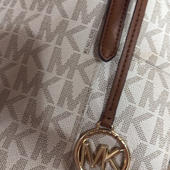 Michael Kors pocket book - Picture 3 of 7